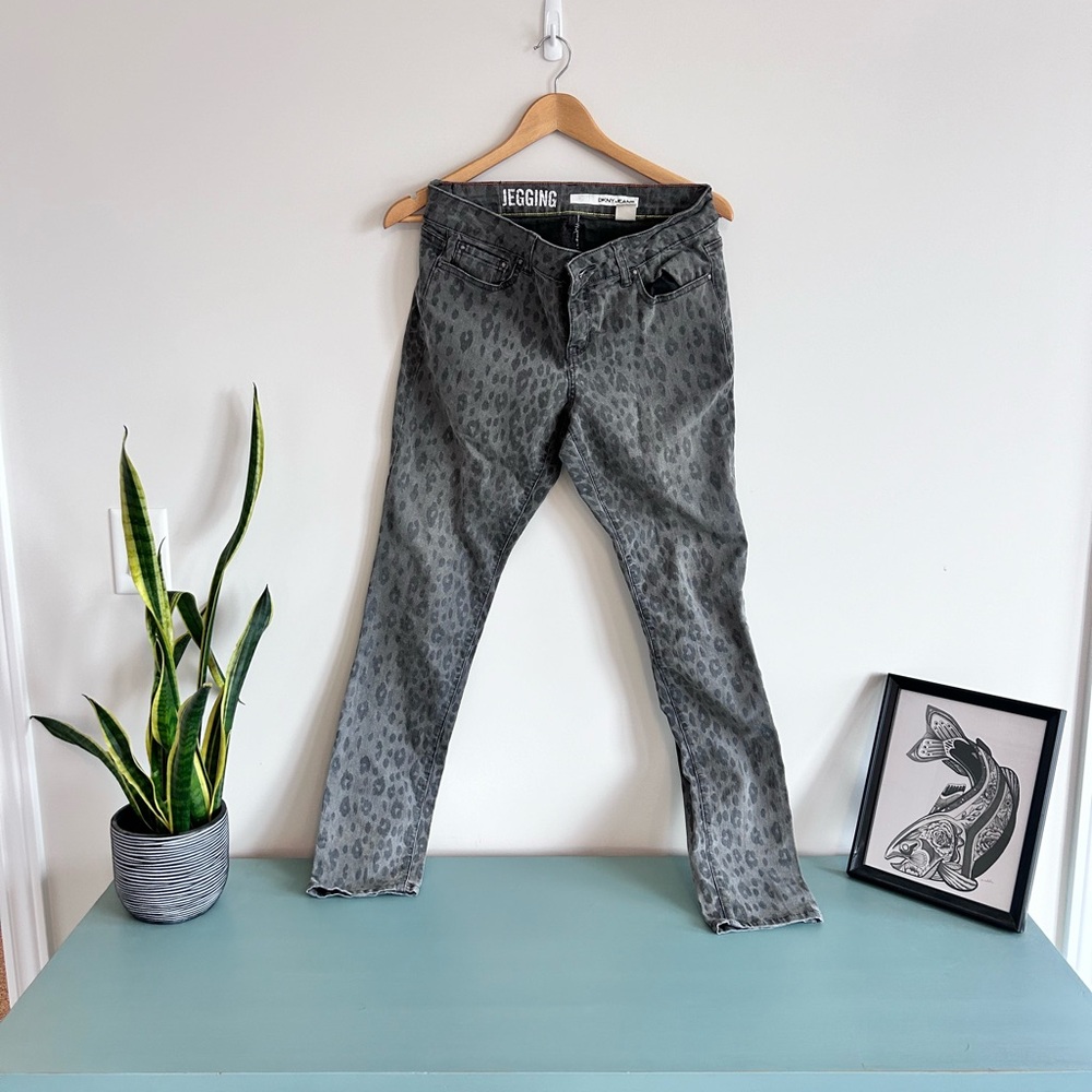 Trendy DKNY Jeans Animal Print Leggings - Size 8, EUC